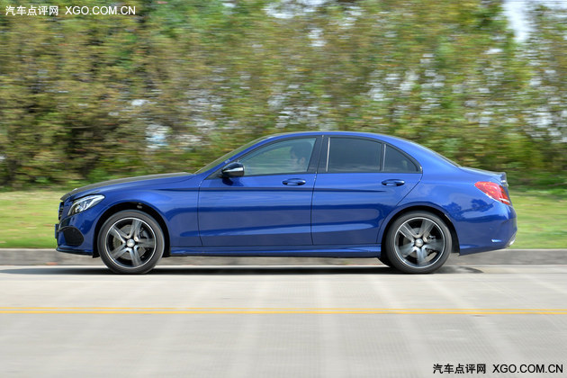 以力量点缀豪华 专业测试北京奔驰C300