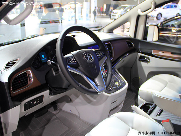2015广州车展 江淮新款瑞风M5正式发布