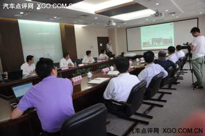 东风汽车公司召开援藏工作领导小组会议