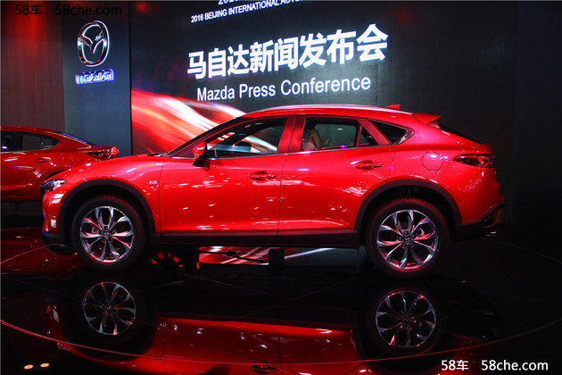 2016北京车展 马自达轿跑SUV CX-4实拍