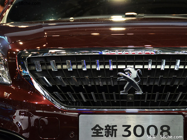 2016北京车展 狮爪式LED尾灯上身新3008