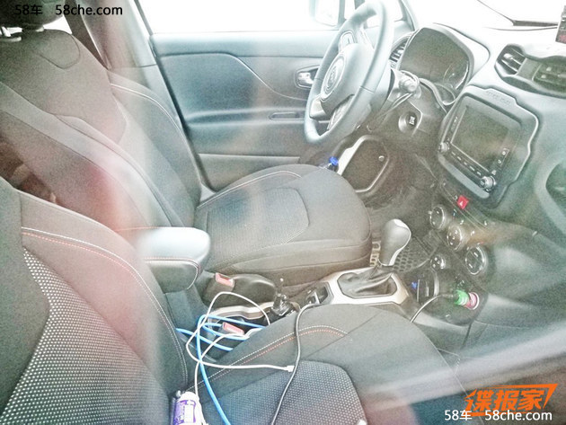 国产自由侠Trailhawk版谍照 配四驱系统