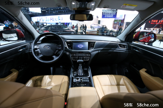 广汽传祺GS7全球首发 引领硬派SUV新风尚