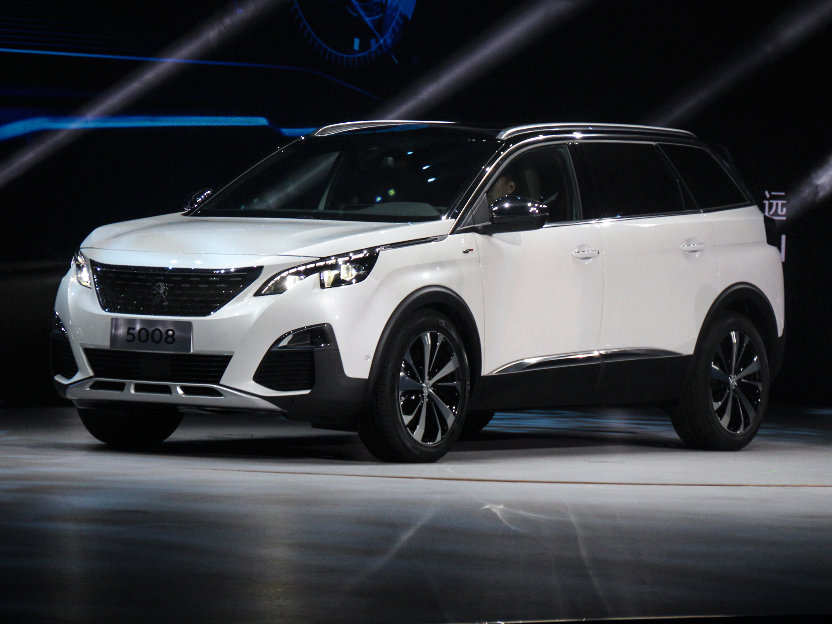 东风标致5008 正式亮相
