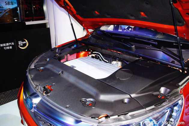 比亚迪宋EV300上市 售26.59-27.59万元