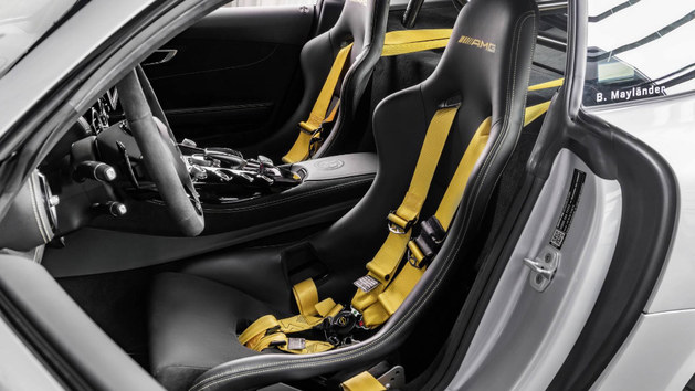 新款AMG GT R安全车官图 专为F1打造