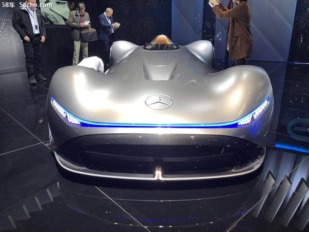 巴黎车展 奔驰EQ Silver Arrow Concept