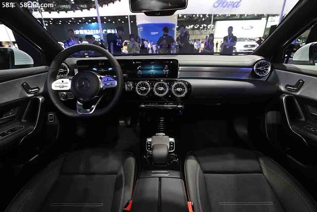 赛德斯-奔驰携多款车亮相2018广州车展