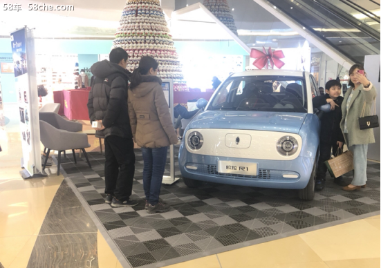 新一代电动小车欧拉R1 天津商超定展