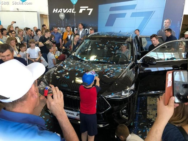 夏天就要躁起来 全球车哈弗F7在俄开趴