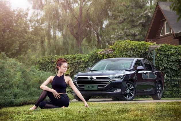 体验北京汽车智道舒活瑜伽 创领女性舒适出行