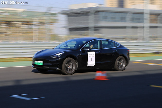 电动“小钢炮” 特斯拉Model 3赛道体验