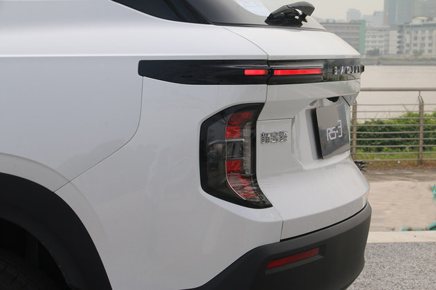 8万多能买多最智能的SUV 试驾新宝骏RS-3