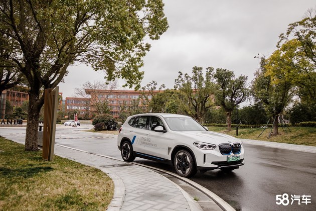 创新纯电动BMW iX3城市生活魅力之旅