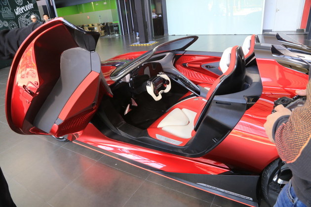 高能浪漫国潮跑车 MG Cyberster概念车实拍