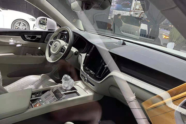 2021上海车展探馆：新款沃尔沃XC60实车