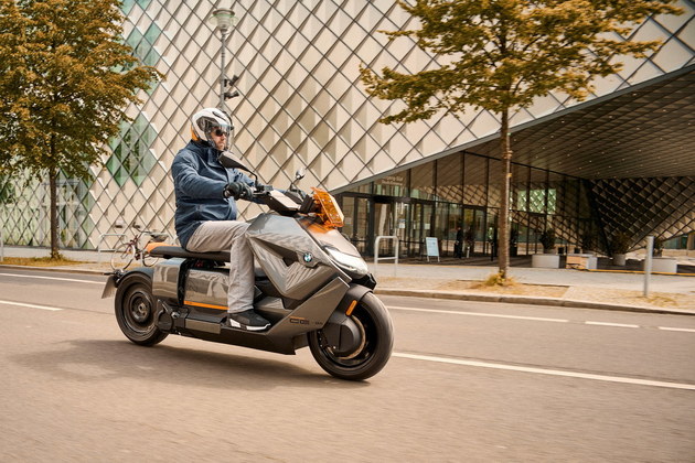 全新BMW CE 04摩托车发布 续航里程为130公里
