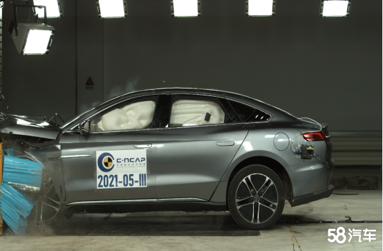 比亚迪首款双优安全认证新能源轿车出炉
