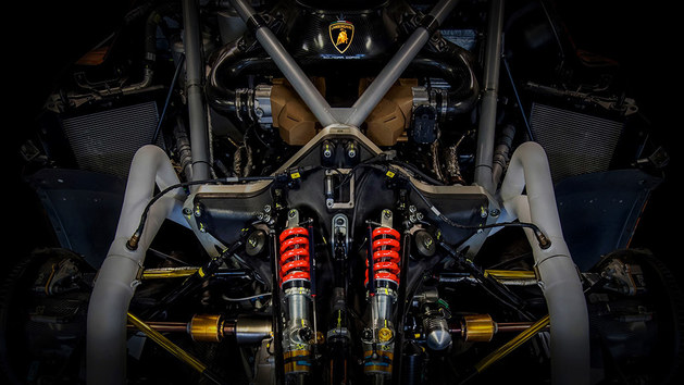 专为赛道而生 兰博基尼Essenza SCV12车型特别纪录片成都首发