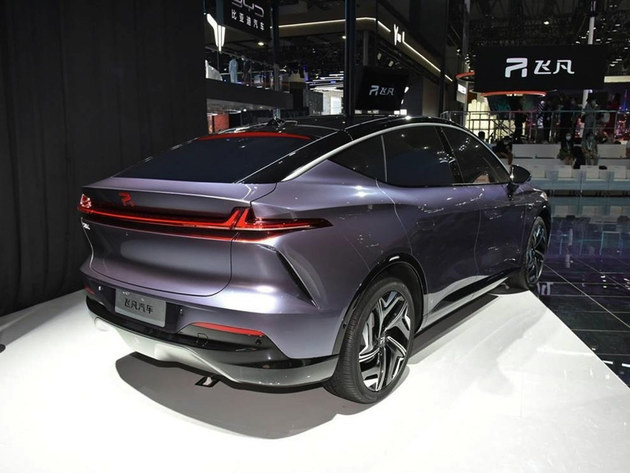 飞凡中大型SUV-R7 明年下半年上市交付