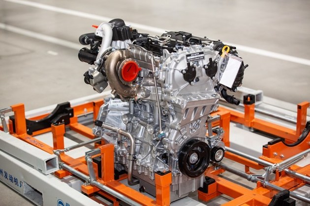 全新第三代荣威RX5 十佳发动机再次升级