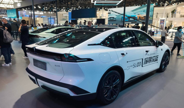 2022重庆车展 长安深蓝SL03纯电版/氢电版车型首发亮相