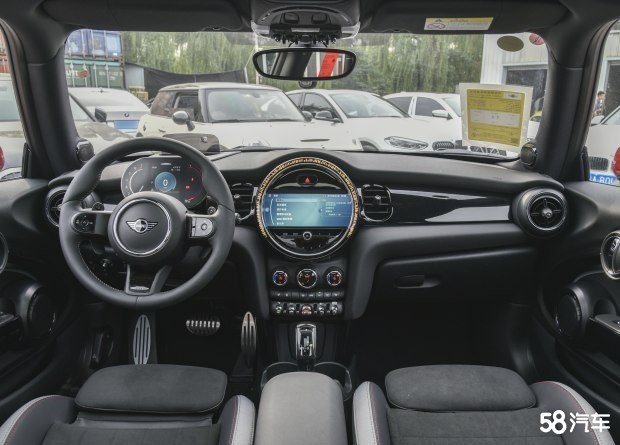 MINI JCW平价销售34.18万起 欢迎垂询