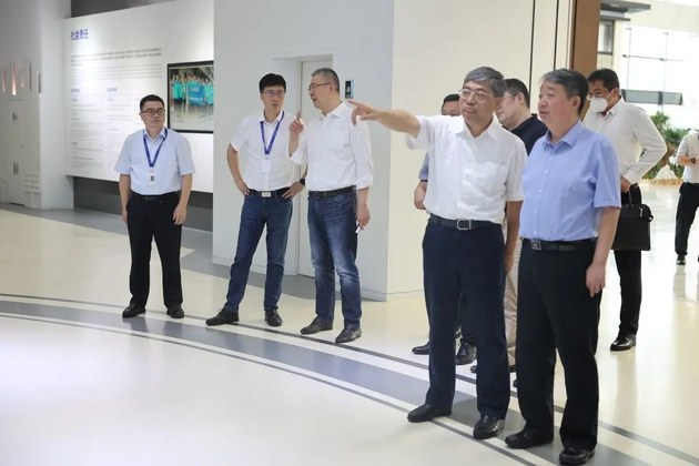 北汽集团董事长姜德义率团队到访宁德时代 加速推动自身新能源转型