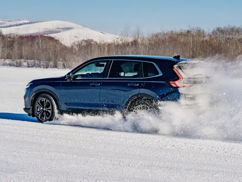 全新一代CR-V驰骋冰天雪地