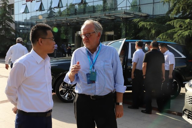 外交部组织20多国驻华使节参访长城汽车 盛赞长城智能新能源！