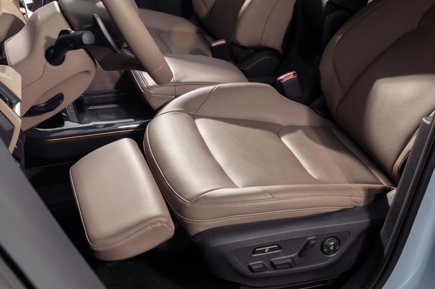 定位“百变生活智舱”起亚全新纯电动SUV EV5全球首发上市/14.98万起