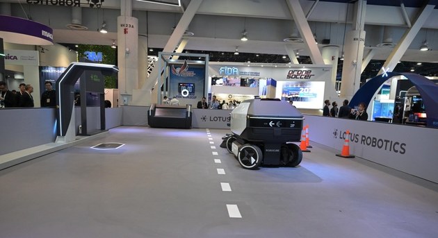 路特斯机器人领衔 携多项前沿创新科技 亮相2024 CES国际消费电子展