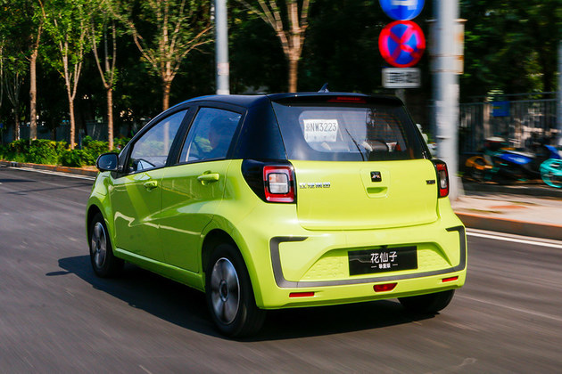 为都市女性打造的精品通勤车 试驾江淮钇为花仙子挚爱版