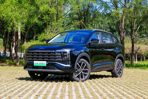 承载大家庭出行的超混SUV 抢先试驾江淮X8 E家