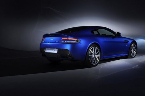 配备4.7L V8 阿斯顿马丁Vantage S亮相