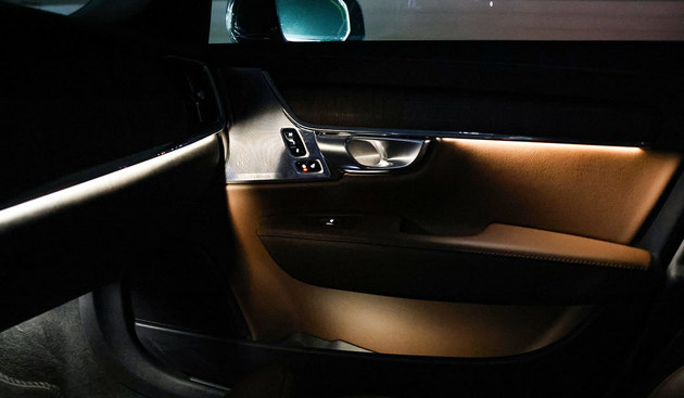 菜还没吃就掀桌子了 比亚迪提前开启全民智驾时代