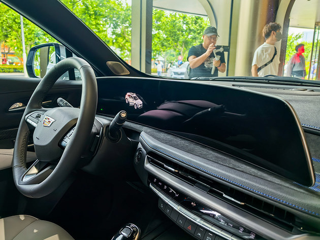 全维豪华 凯迪拉克XT4上市一口价15.99万起
