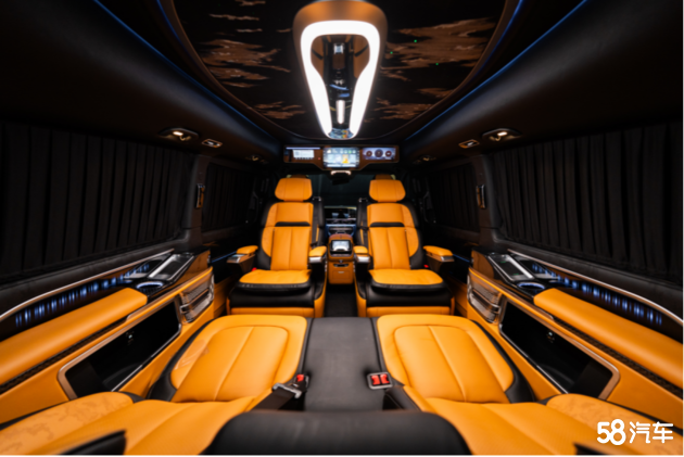 岚图克蒂昆仑 ， 人潮如织 盛况未央