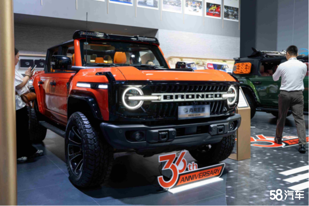 岚图克蒂昆仑 ， 人潮如织 盛况未央