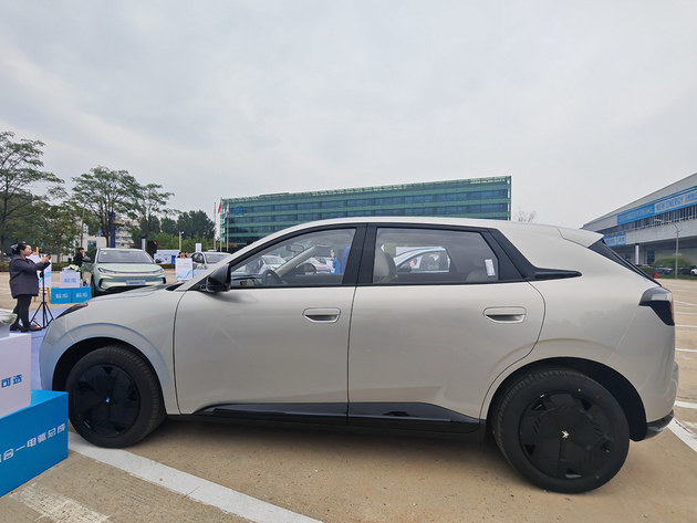 以诚意引爆A0级市场 极狐T1首批车主正式交付