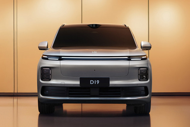 零跑旗舰D平台首车D19首秀 把顶级配置统统打下来