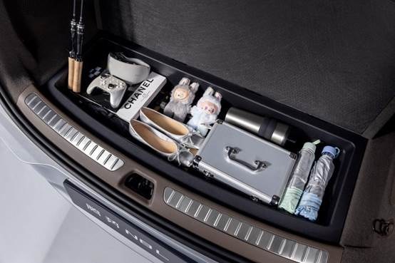 29.98万元-32.98万元！大六座安全豪华SUV腾势N8L正式上市