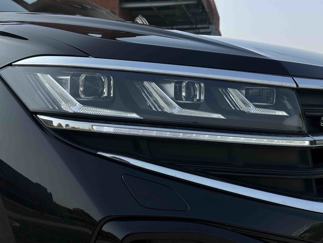 旗舰再进化 试驾大众新途锐2.0TSI锐影版