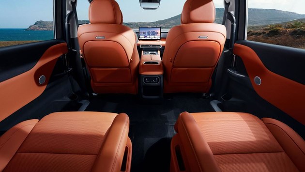 三排都是商务舱 锐胜M8正式预售 16.98万起