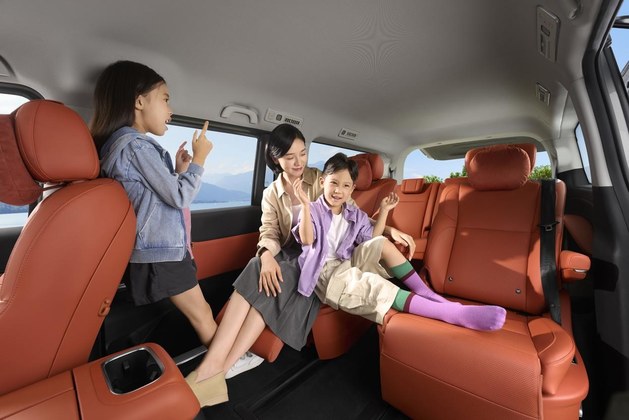 三排都是商务舱 锐胜M8正式预售 16.98万起