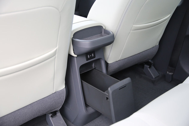 整体均衡 还有意想不到的小心思 试驾北京现代羿欧