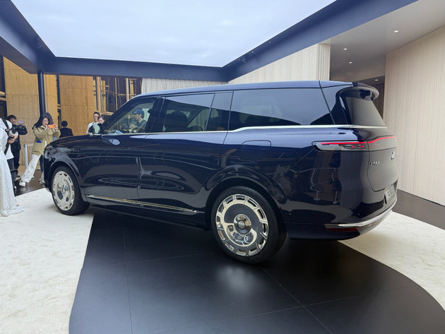 智己LS9正式上市