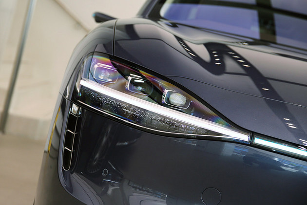 鸿蒙智行最美轿车再升级 新款享界S9预售31.8万元起