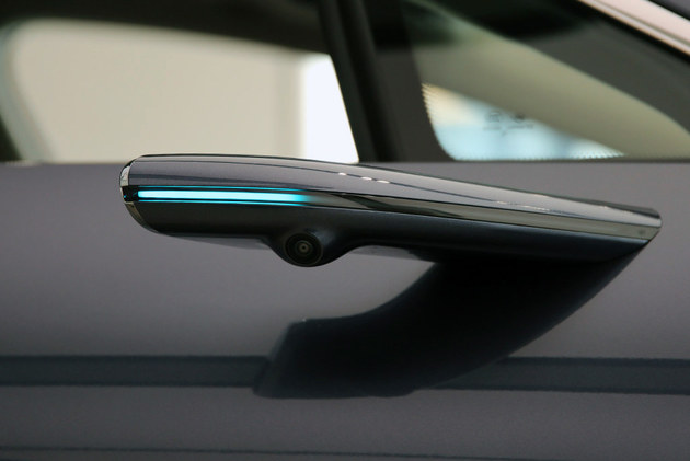 鸿蒙智行最美轿车再升级 新款享界S9预售31.8万元起