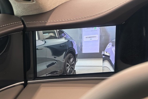 鸿蒙智行最美轿车再升级 新款享界S9预售31.8万元起